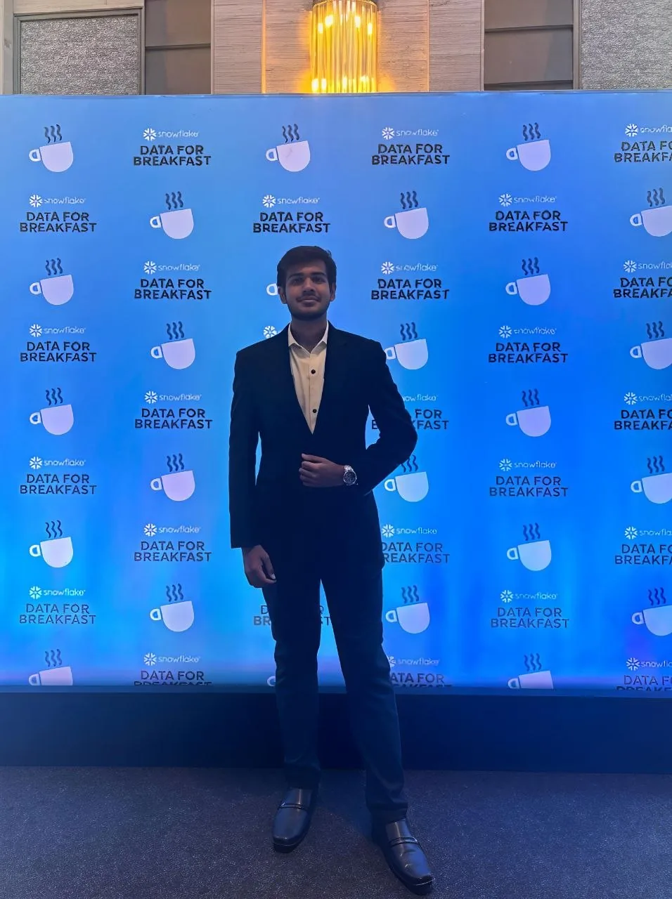 Hitansh at the Snowflake Data for Breakfast event